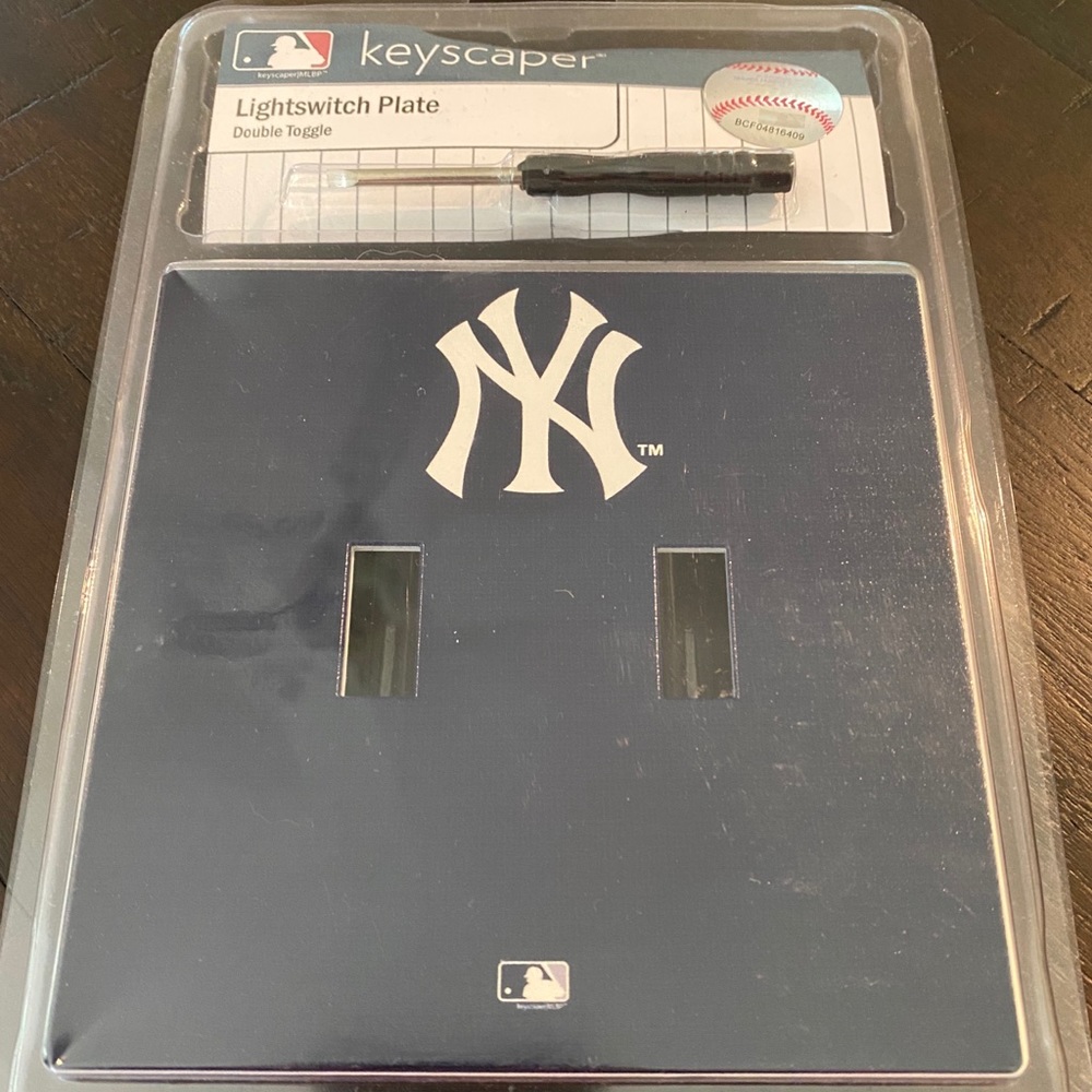 Yankees Lightswitch Plate.